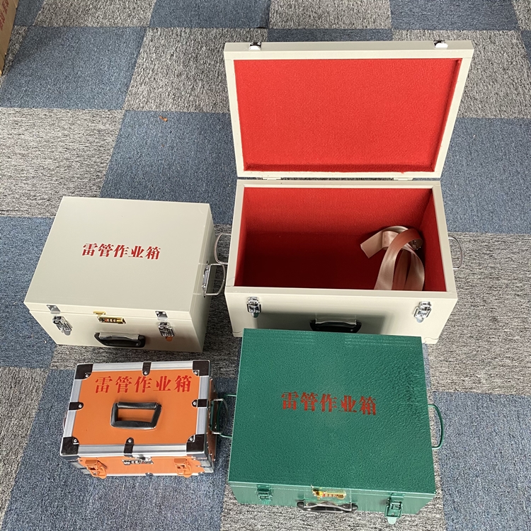 凌河爆破工程作业箱如何选择？玻璃钢与传统材质的全面对比